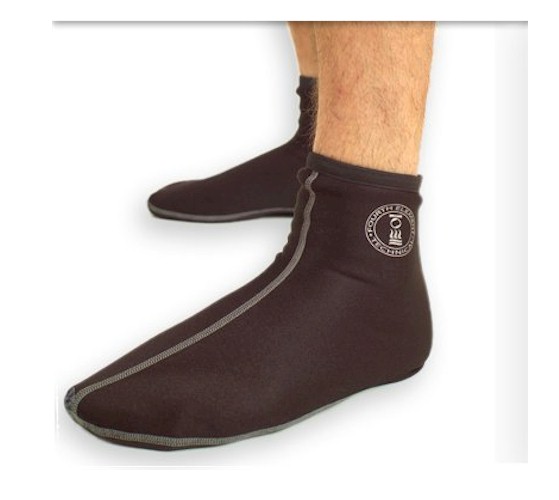 FOURTH ELEMENT HOT FOOT SOCKS